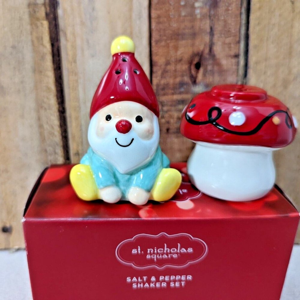Mushroom And Gnome Salt And Pepper Shaker Set